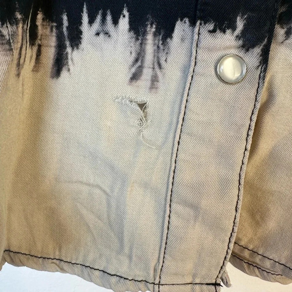 Jessica Simpson Button Front Shirt - Picture 3 of 4